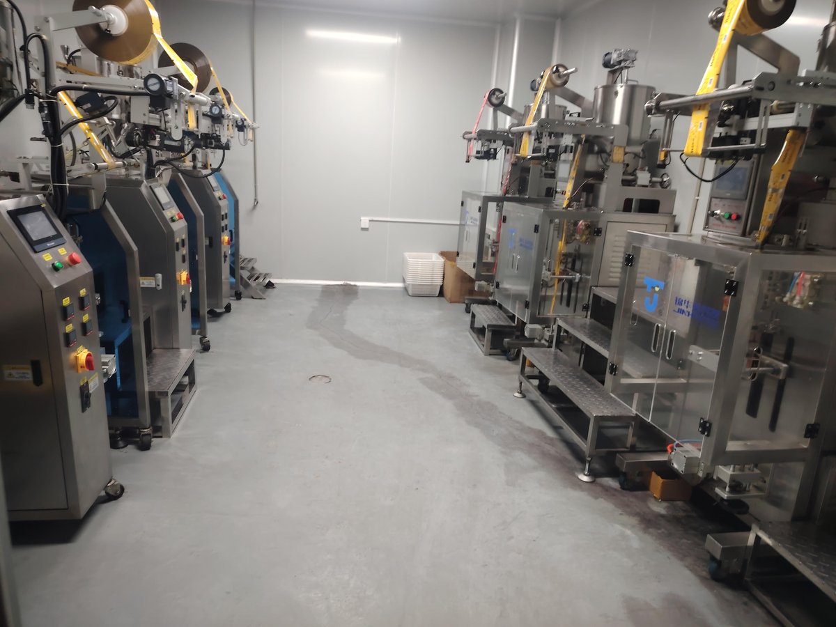 Cleanroom packaging line